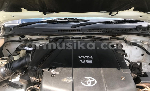 Tenga Tsaru Toyota Hilux Chena Mota in Bulawayo in Bulawayo Tenga Tsaru Toyota Hilux Chena Mota in Bulawayo in Bulawayo