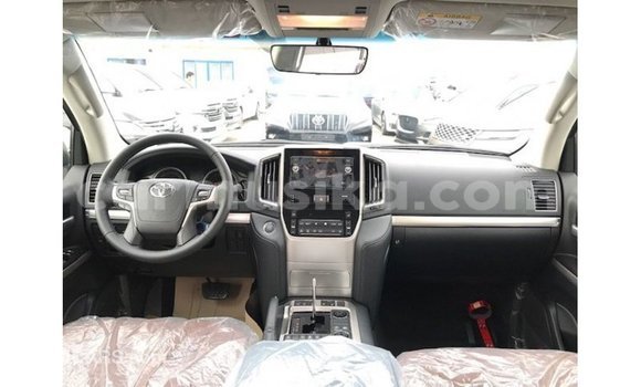 Buy Import Toyota Land Cruiser White Car in Import - Dubai in Harare Buy Import Toyota Land Cruiser White Car in Import - Dubai in Harare