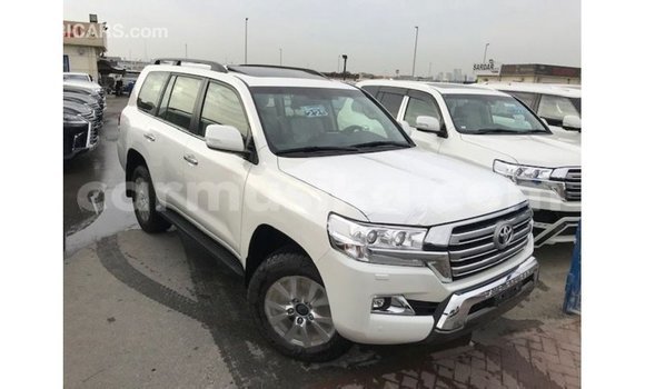 Buy Import Toyota Land Cruiser White Car in Import - Dubai in Harare Buy Import Toyota Land Cruiser White Car in Import - Dubai in Harare