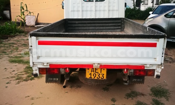 Nunua Ilio tumika Nissan UD Nyeupe Lori ndani ya Gweru nchini Midlands