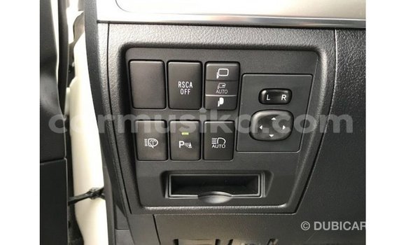 Buy Import Toyota Land Cruiser White Car in Import - Dubai in Harare Buy Import Toyota Land Cruiser White Car in Import - Dubai in Harare