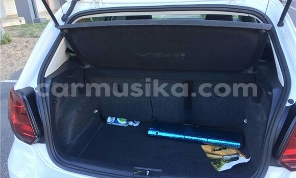 Nunua Ilio tumika Volkswagen Polo Nyeupe Gari ndani ya Beitbridge nchini Matabeleland Kusini Nunua Ilio tumika Volkswagen Polo Nyeupe Gari ndani ya Beitbridge nchini Matabeleland Kusini