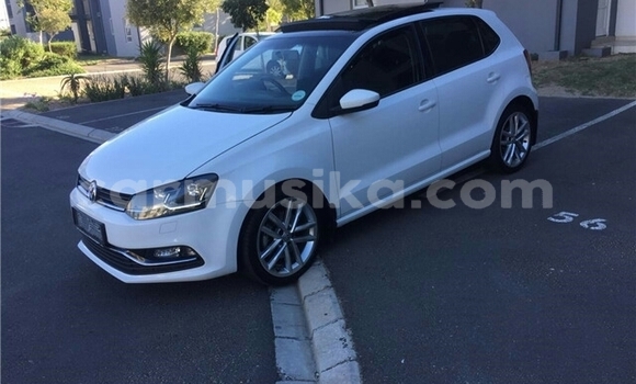 Nunua Ilio tumika Volkswagen Polo Nyeupe Gari ndani ya Beitbridge nchini Matabeleland Kusini Nunua Ilio tumika Volkswagen Polo Nyeupe Gari ndani ya Beitbridge nchini Matabeleland Kusini