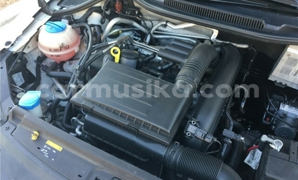 Nunua Ilio tumika Volkswagen Polo Nyeupe Gari ndani ya Beitbridge nchini Matabeleland Kusini Nunua Ilio tumika Volkswagen Polo Nyeupe Gari ndani ya Beitbridge nchini Matabeleland Kusini