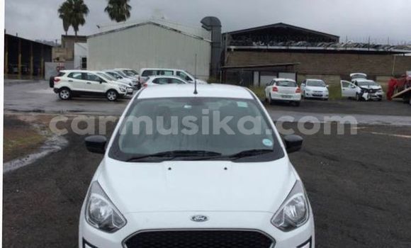 Nunua Ilio tumika Ford Fiesta Nyeupe Gari ndani ya Beitbridge nchini Matabeleland Kusini Nunua Ilio tumika Ford Fiesta Nyeupe Gari ndani ya Beitbridge nchini Matabeleland Kusini