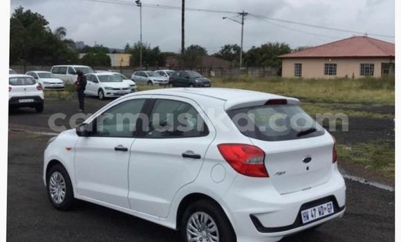 Nunua Ilio tumika Ford Fiesta Nyeupe Gari ndani ya Beitbridge nchini Matabeleland Kusini Nunua Ilio tumika Ford Fiesta Nyeupe Gari ndani ya Beitbridge nchini Matabeleland Kusini