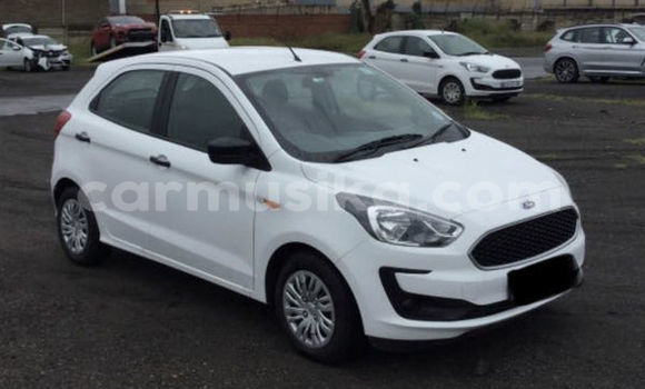 Nunua Ilio tumika Ford Fiesta Nyeupe Gari ndani ya Beitbridge nchini Matabeleland Kusini Nunua Ilio tumika Ford Fiesta Nyeupe Gari ndani ya Beitbridge nchini Matabeleland Kusini