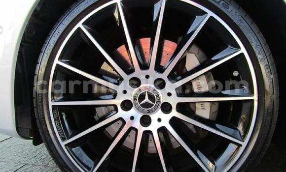 Acheter Occasion Voiture Mercedes‒Benz E–Class Gris à Beitbridge, Matabeleland South Acheter Occasion Voiture Mercedes‒Benz E–Class Gris à Beitbridge, Matabeleland South