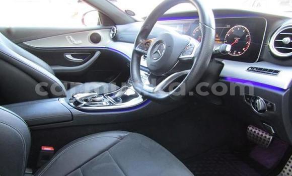 Acheter Occasion Voiture Mercedes‒Benz E–Class Gris à Beitbridge, Matabeleland South Acheter Occasion Voiture Mercedes‒Benz E–Class Gris à Beitbridge, Matabeleland South