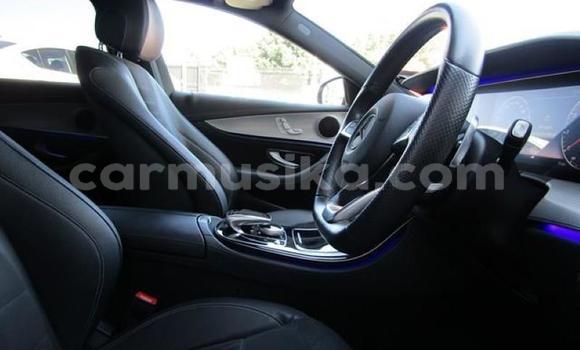 Acheter Occasion Voiture Mercedes‒Benz E–Class Gris à Beitbridge, Matabeleland South Acheter Occasion Voiture Mercedes‒Benz E–Class Gris à Beitbridge, Matabeleland South