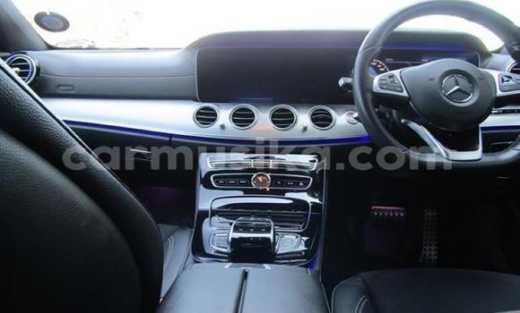 Acheter Occasion Voiture Mercedes‒Benz E–Class Gris à Beitbridge, Matabeleland South Acheter Occasion Voiture Mercedes‒Benz E–Class Gris à Beitbridge, Matabeleland South