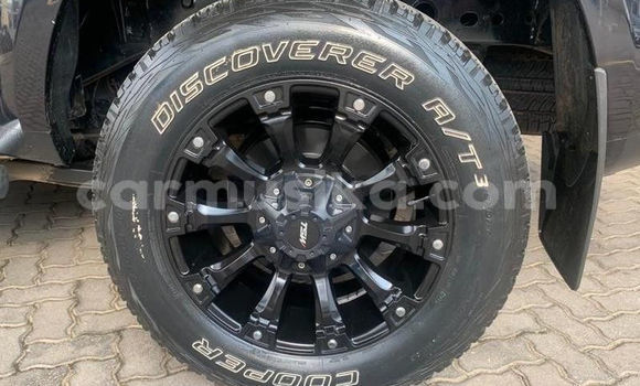 Acheter Occasion Voiture Nissan Navara Noir à Beitbridge, Matabeleland South Acheter Occasion Voiture Nissan Navara Noir à Beitbridge, Matabeleland South