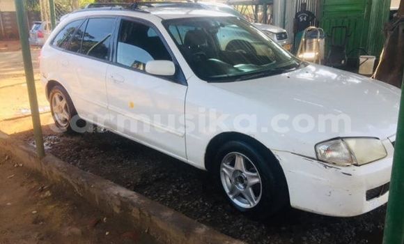 Acheter Occasion Voiture Mazda 323 Blanc à Harare, Harare Acheter Occasion Voiture Mazda 323 Blanc à Harare, Harare