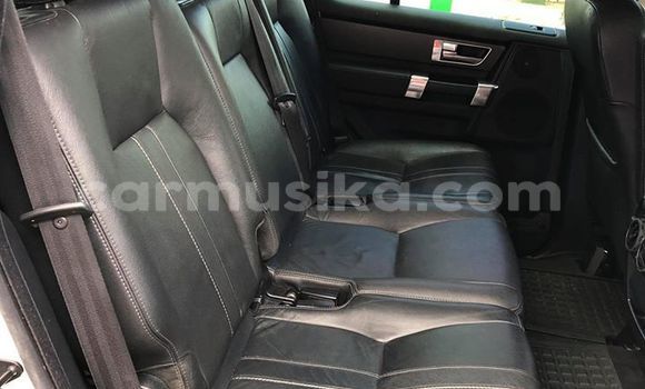 Tenga Tsaru Land Rover Discovery Chena Mota in Beitbridge in Matabeleland South Tenga Tsaru Land Rover Discovery Chena Mota in Beitbridge in Matabeleland South