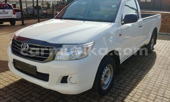 Buy Used Toyota Hilux White Car in Beitbridge in Matabeleland South Buy Used Toyota Hilux White Car in Beitbridge in Matabeleland South