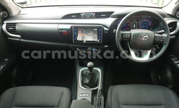 Tenga Tsaru Toyota Hilux Sirivha Mota in Beitbridge in Matabeleland South Tenga Tsaru Toyota Hilux Sirivha Mota in Beitbridge in Matabeleland South