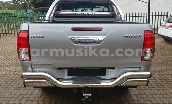 Tenga Tsaru Toyota Hilux Sirivha Mota in Beitbridge in Matabeleland South Tenga Tsaru Toyota Hilux Sirivha Mota in Beitbridge in Matabeleland South