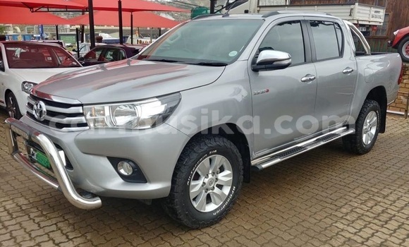 Tenga Tsaru Toyota Hilux Sirivha Mota in Beitbridge in Matabeleland South Tenga Tsaru Toyota Hilux Sirivha Mota in Beitbridge in Matabeleland South