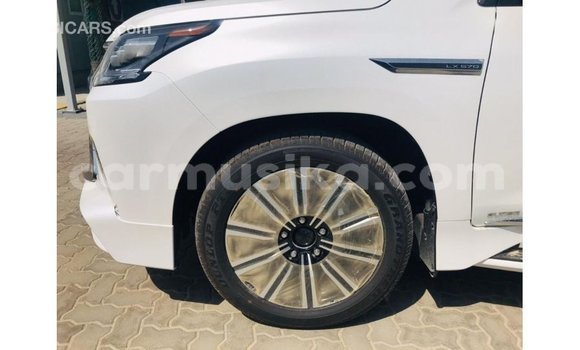 Acheter Import Voiture Lexus LX Blanc à Import - Dubai, Harare Acheter Import Voiture Lexus LX Blanc à Import - Dubai, Harare