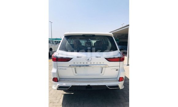 Acheter Import Voiture Lexus LX Blanc à Import - Dubai, Harare Acheter Import Voiture Lexus LX Blanc à Import - Dubai, Harare