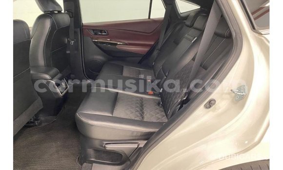 Buy Import Toyota Harrier White Car in Import - Dubai in Harare Buy Import Toyota Harrier White Car in Import - Dubai in Harare