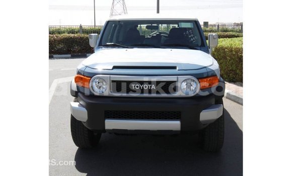 Acheter Import Voiture Toyota FJ Cruiser Bleu à Import - Dubai, Harare Acheter Import Voiture Toyota FJ Cruiser Bleu à Import - Dubai, Harare