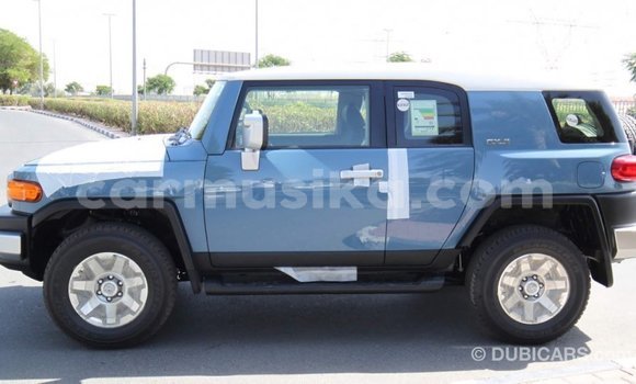 Acheter Import Voiture Toyota FJ Cruiser Bleu à Import - Dubai, Harare Acheter Import Voiture Toyota FJ Cruiser Bleu à Import - Dubai, Harare