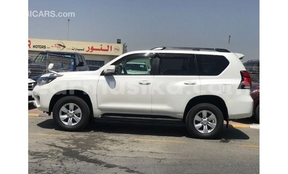 Buy Import Toyota Prado White Car in Import - Dubai in Harare Buy Import Toyota Prado White Car in Import - Dubai in Harare