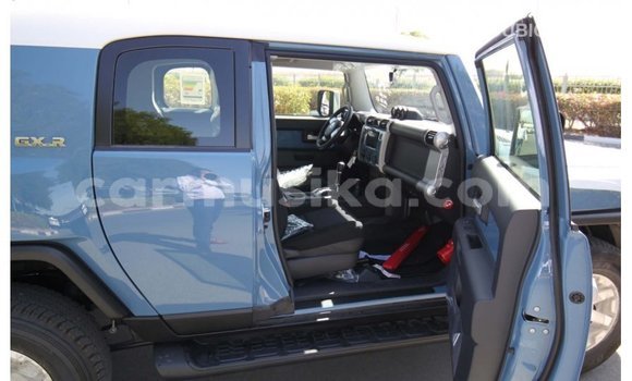 Acheter Import Voiture Toyota FJ Cruiser Bleu à Import - Dubai, Harare Acheter Import Voiture Toyota FJ Cruiser Bleu à Import - Dubai, Harare