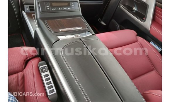 Acheter Import Voiture Toyota Land Cruiser Noir à Import - Dubai, Harare Acheter Import Voiture Toyota Land Cruiser Noir à Import - Dubai, Harare