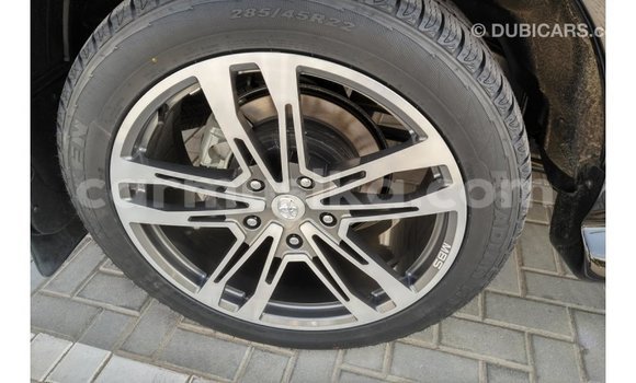 Acheter Import Voiture Toyota Land Cruiser Noir à Import - Dubai, Harare Acheter Import Voiture Toyota Land Cruiser Noir à Import - Dubai, Harare