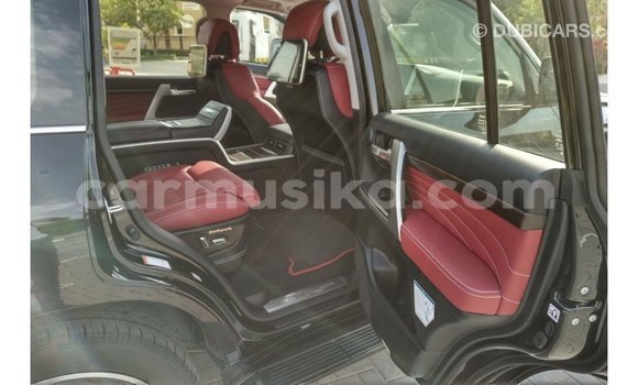 Acheter Import Voiture Toyota Land Cruiser Noir à Import - Dubai, Harare Acheter Import Voiture Toyota Land Cruiser Noir à Import - Dubai, Harare