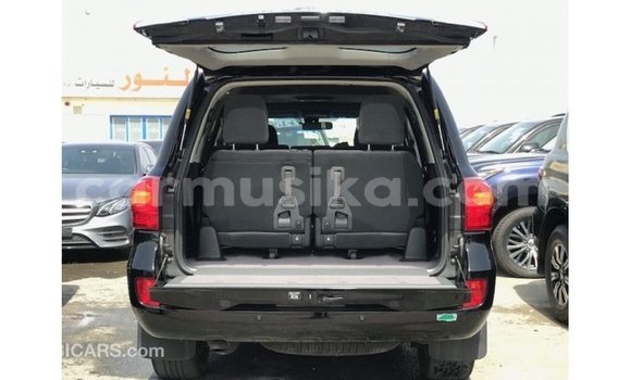 Tenga Imported Toyota Land Cruiser Nhema Mota in Import - Dubai in Harare Tenga Imported Toyota Land Cruiser Nhema Mota in Import - Dubai in Harare