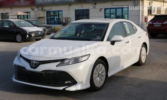 Acheter Import Voiture Toyota Camry Blanc à Import - Dubai, Harare Acheter Import Voiture Toyota Camry Blanc à Import - Dubai, Harare