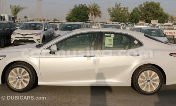 Acheter Import Voiture Toyota Camry Blanc à Import - Dubai, Harare Acheter Import Voiture Toyota Camry Blanc à Import - Dubai, Harare