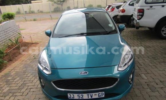 Nunua Ilio tumika Ford Fiesta Kijani Gari ndani ya Beitbridge nchini Matabeleland Kusini Nunua Ilio tumika Ford Fiesta Kijani Gari ndani ya Beitbridge nchini Matabeleland Kusini