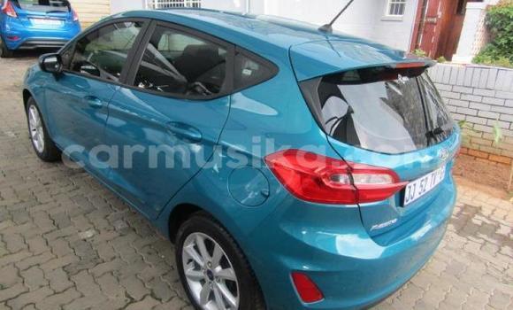 Nunua Ilio tumika Ford Fiesta Kijani Gari ndani ya Beitbridge nchini Matabeleland Kusini Nunua Ilio tumika Ford Fiesta Kijani Gari ndani ya Beitbridge nchini Matabeleland Kusini