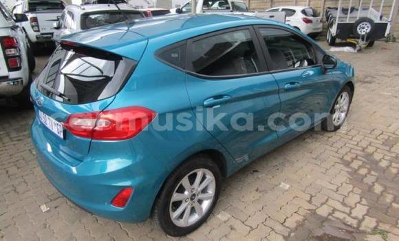 Nunua Ilio tumika Ford Fiesta Kijani Gari ndani ya Beitbridge nchini Matabeleland Kusini Nunua Ilio tumika Ford Fiesta Kijani Gari ndani ya Beitbridge nchini Matabeleland Kusini
