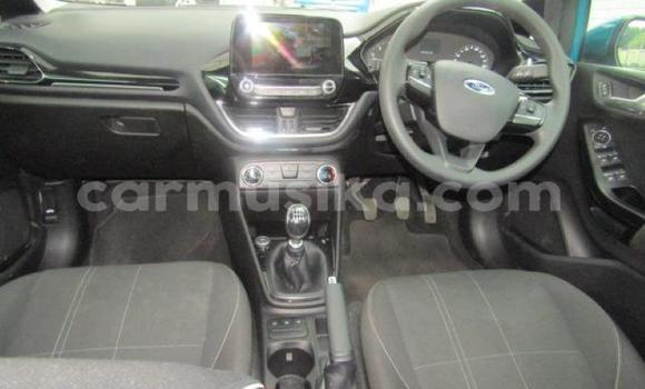 Nunua Ilio tumika Ford Fiesta Kijani Gari ndani ya Beitbridge nchini Matabeleland Kusini Nunua Ilio tumika Ford Fiesta Kijani Gari ndani ya Beitbridge nchini Matabeleland Kusini