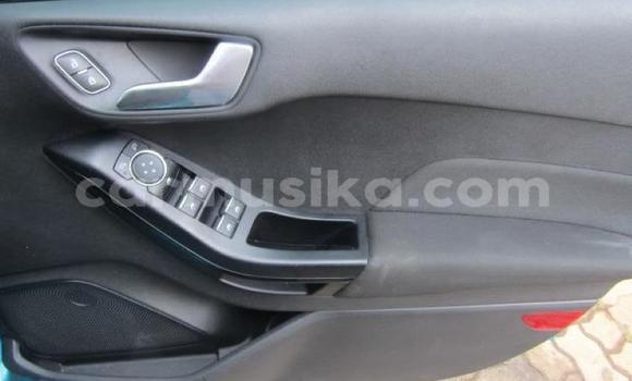 Nunua Ilio tumika Ford Fiesta Kijani Gari ndani ya Beitbridge nchini Matabeleland Kusini Nunua Ilio tumika Ford Fiesta Kijani Gari ndani ya Beitbridge nchini Matabeleland Kusini