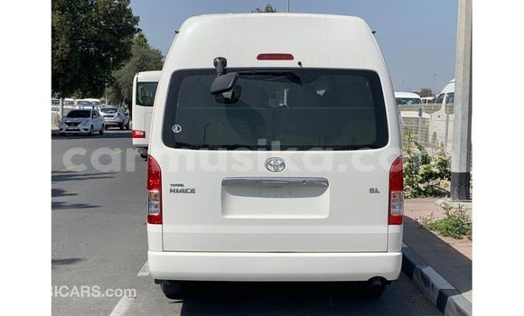 Tenga Imported Toyota Hiace Chena Mota in Import - Dubai in Harare Tenga Imported Toyota Hiace Chena Mota in Import - Dubai in Harare