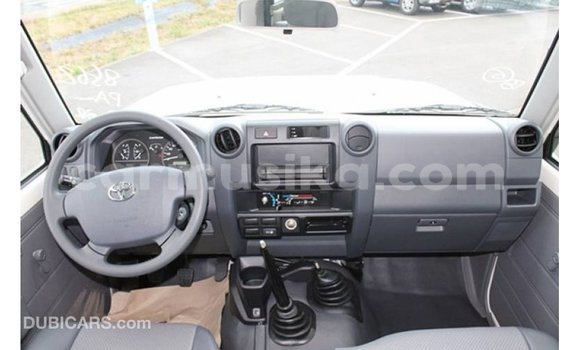 Tenga Imported Toyota Land Cruiser Chena Mota in Import - Dubai in Harare Tenga Imported Toyota Land Cruiser Chena Mota in Import - Dubai in Harare