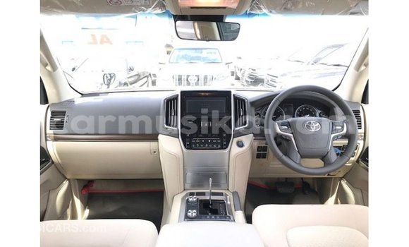 Tenga Imported Toyota Land Cruiser Nhema Mota in Import - Dubai in Harare Tenga Imported Toyota Land Cruiser Nhema Mota in Import - Dubai in Harare