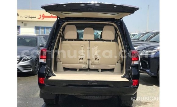 Tenga Imported Toyota Land Cruiser Nhema Mota in Import - Dubai in Harare Tenga Imported Toyota Land Cruiser Nhema Mota in Import - Dubai in Harare