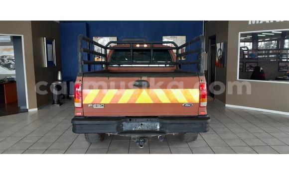 Tenga Tsaru Ford Ranger Tsvuku Mota in Beitbridge in Matabeleland South Tenga Tsaru Ford Ranger Tsvuku Mota in Beitbridge in Matabeleland South