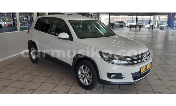 Acheter Occasion Voiture Volkswagen Tiguan Blanc à Beitbridge, Matabeleland South Acheter Occasion Voiture Volkswagen Tiguan Blanc à Beitbridge, Matabeleland South