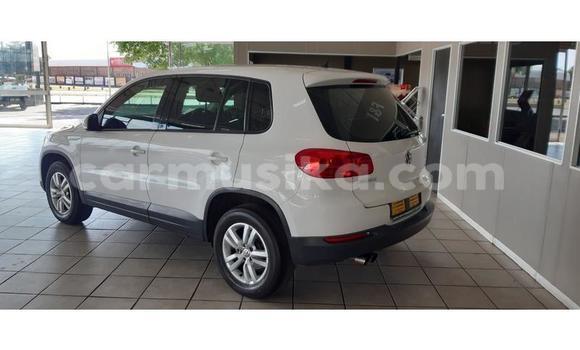 Acheter Occasion Voiture Volkswagen Tiguan Blanc à Beitbridge, Matabeleland South Acheter Occasion Voiture Volkswagen Tiguan Blanc à Beitbridge, Matabeleland South