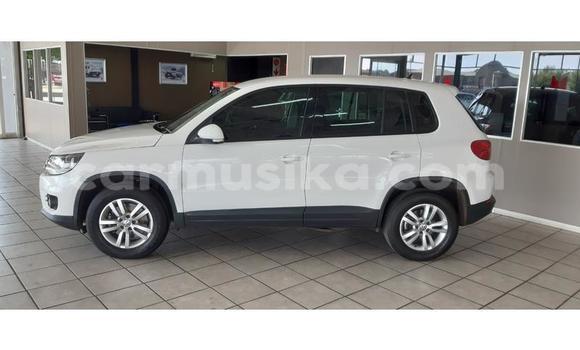 Acheter Occasion Voiture Volkswagen Tiguan Blanc à Beitbridge, Matabeleland South Acheter Occasion Voiture Volkswagen Tiguan Blanc à Beitbridge, Matabeleland South