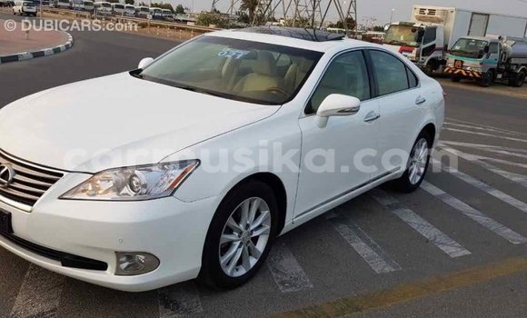 Acheter Import Voiture Lexus ES Blanc à Import - Dubai, Harare Acheter Import Voiture Lexus ES Blanc à Import - Dubai, Harare