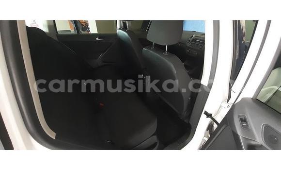 Acheter Occasion Voiture Volkswagen Tiguan Blanc à Beitbridge, Matabeleland South Acheter Occasion Voiture Volkswagen Tiguan Blanc à Beitbridge, Matabeleland South